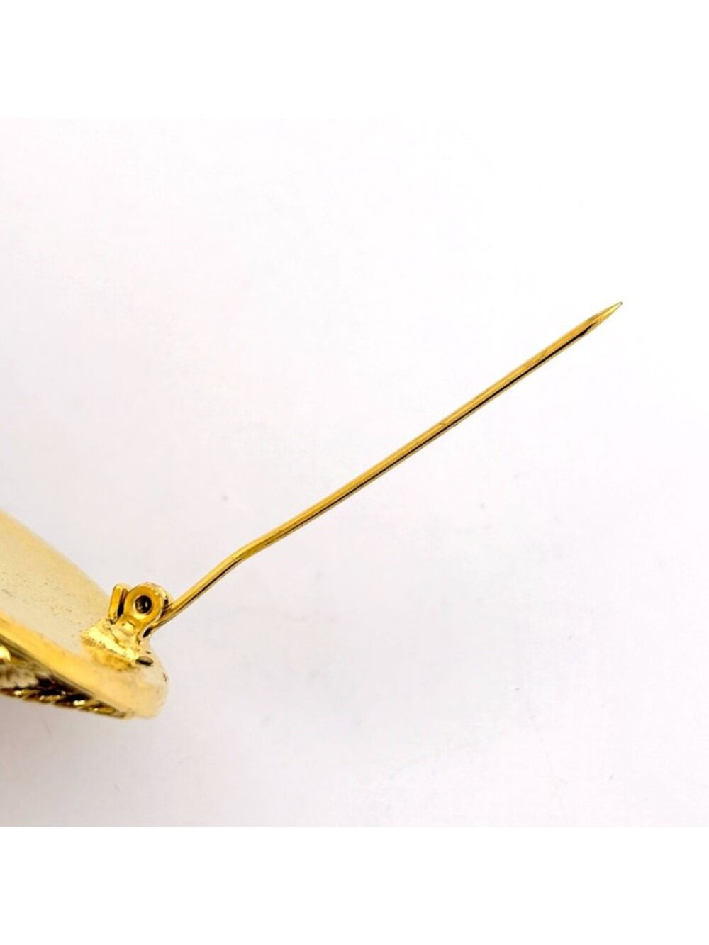 Chanel CC Logo Brooch Round Gold Plated - Picture 3 of 6